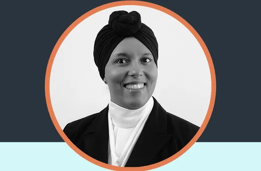 Portrait en noir et blanc de Laila EL ASRI, co-fondatrice de LeadFlow Partenaires